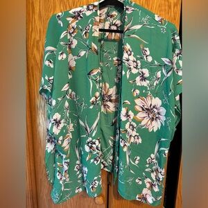 Maurices kimono, one size fits all, smoke-free home.